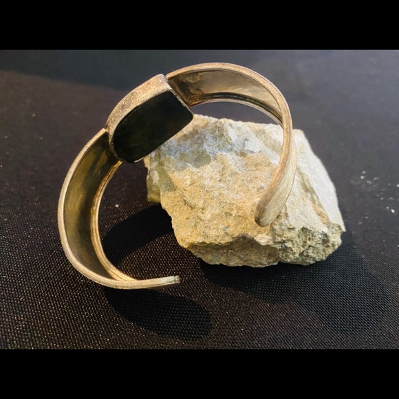 Cuff bracelet - Picture 3 of 3